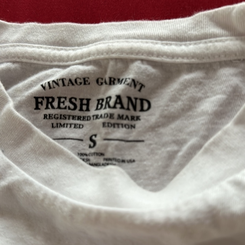 Graphics tee - Picture 2 of 2